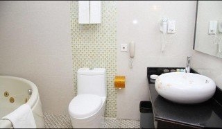 Imagen de la habitación del Hotel Jin Cheng. Foto 9