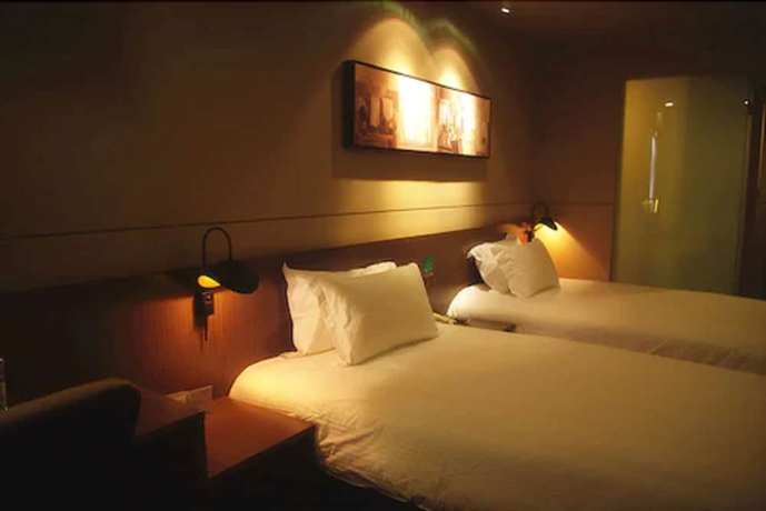 Imagen de la habitación del Hotel Jin Jiang Inn Shanghai Hongqiao Station. Foto 7