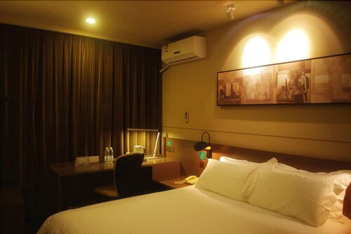 Imagen de la habitación del Hotel Jin Jiang Inn Shanghai Hongqiao Station. Foto 11