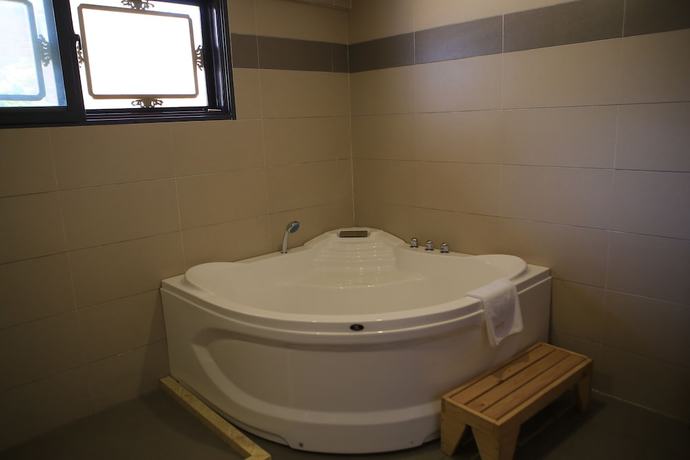 Imagen de la habitación del Hotel Jinbi Club Boutique. Foto 11