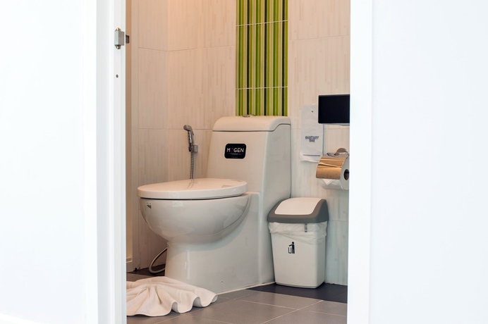 Imagen de la habitación del Hotel Jinda Resort. Foto 2