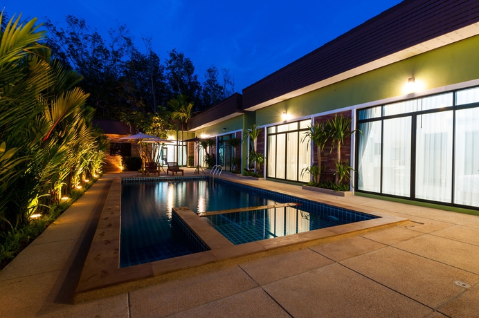 Imagen de la piscina del Hotel Jinda Resort. Foto 15