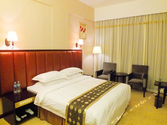 Imagen de la habitación del Hotel Jinding Longhu. Foto 4