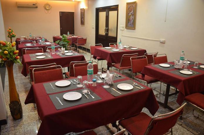 Imagen del bar/restaurante del Hotel Jinendra Inn Jaipur. Foto 3
