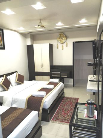 Imagen de la habitación del Hotel Jinendra Palace. Foto 4