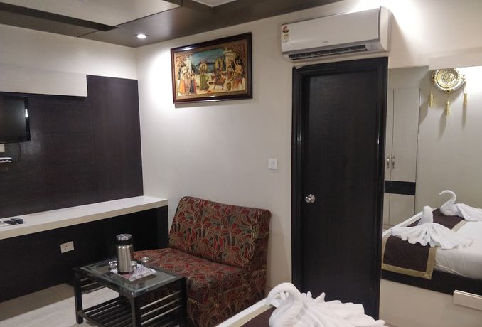 Imagen de la habitación del Hotel Jinendra Palace. Foto 11