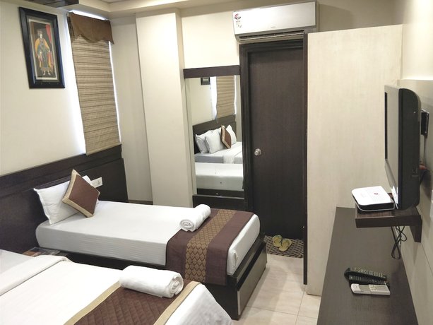 Imagen de la habitación del Hotel Jinendra Palace. Foto 12