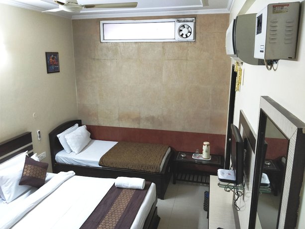 Imagen de la habitación del Hotel Jinendra Palace. Foto 17