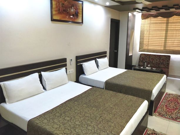 Imagen de la habitación del Hotel Jinendra Palace. Foto 19