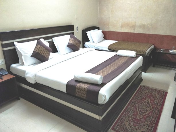 Imagen de la habitación del Hotel Jinendra Palace. Foto 20