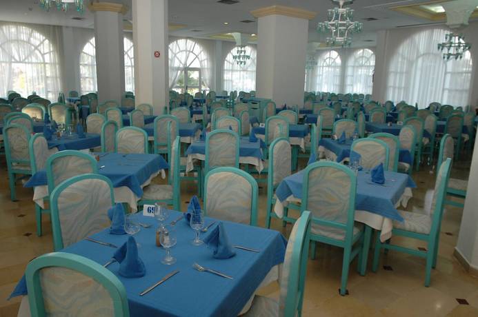Imagen del bar/restaurante del Hotel Jinene. Foto 4