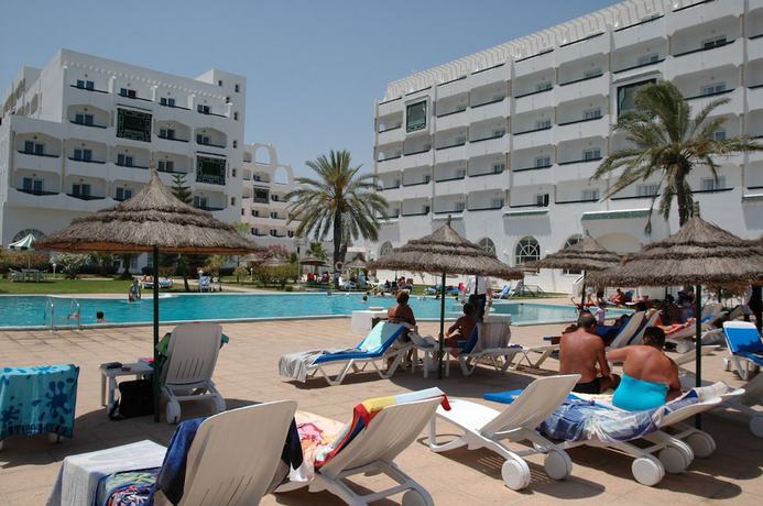 Imagen de la piscina del Hotel Jinene. Foto 10