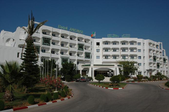 Imagen de los exteriores del Hotel Jinene. Foto 8