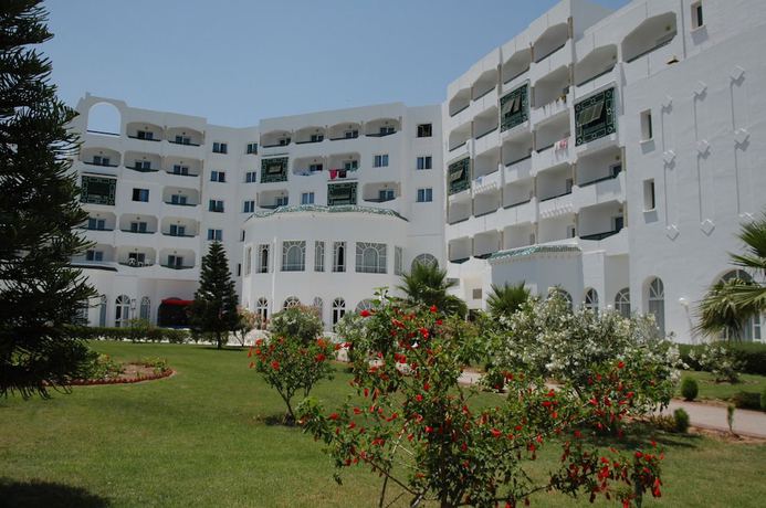 Imagen de los exteriores del Hotel Jinene. Foto 9
