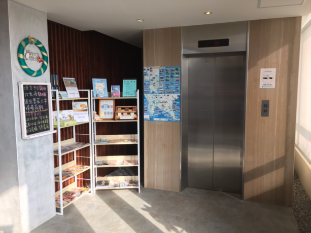 Imagen de los interiores del Hotel Jing Guan. Foto 8