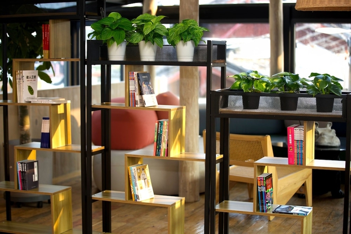 Imagen de los interiores del Hotel Jinghua Inn. Foto 16