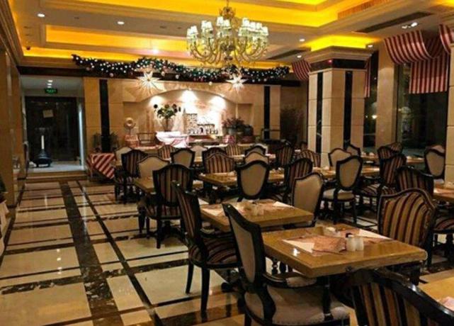 Imagen del bar/restaurante del Hotel Jingli. Foto 2