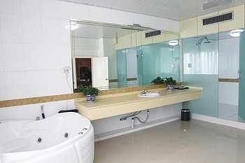 Imagen de la habitación del Hotel Jingu - Urumqi. Foto 10