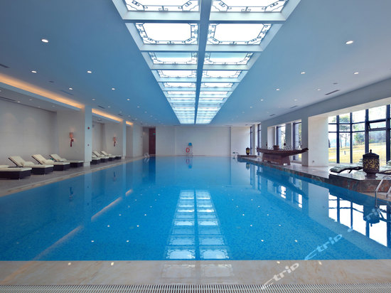 Imagen de la piscina del Hotel Jingui Spa Ecoresort. Foto 7