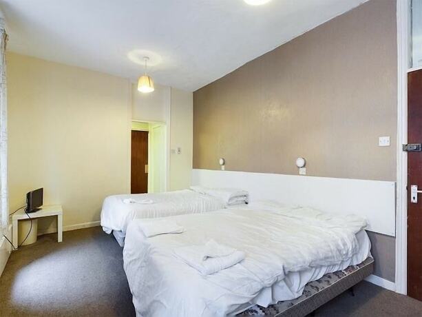 Imagen de la habitación del Hotel Jini. Foto 4