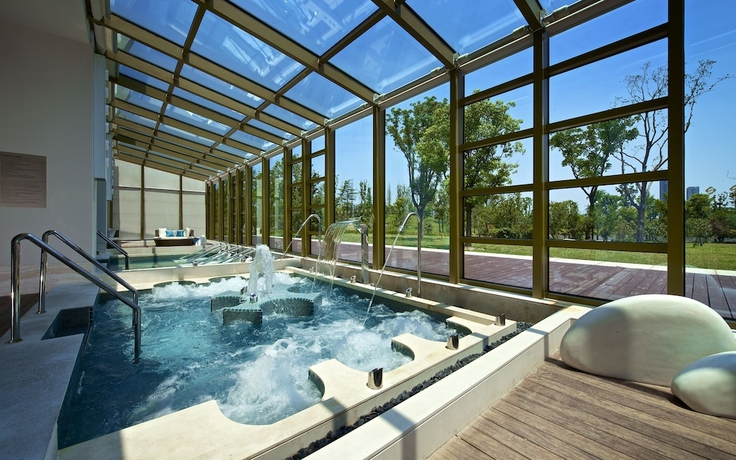 Imagen de la piscina del Hotel Jinji Lake Grand. Foto 19