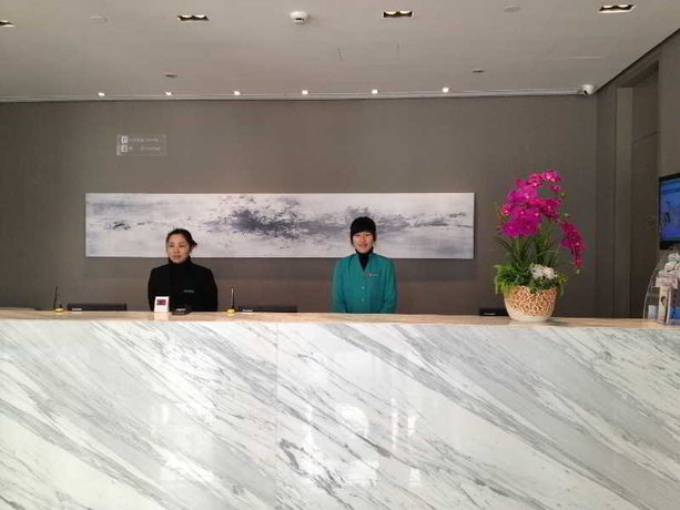 Imagen de los interiores del Hotel Jinjiang Inn (1st Jiefang Road,Railway Station,Ben. Foto 3