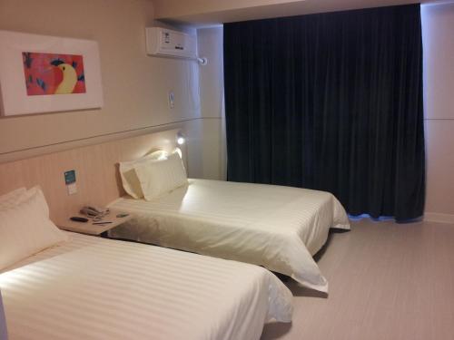 Imagen de la habitación del Hotel Jinjiang Inn Baoding Railway Station. Foto 7