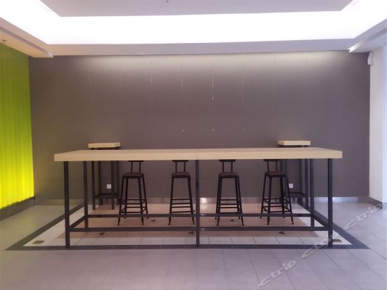 Imagen de los interiores del Hotel Jinjiang Inn Dalian Jiefang Road. Foto 4