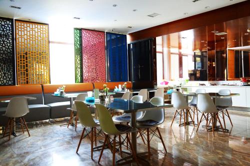 Imagen del bar/restaurante del Hotel Jinjiang Inn Select Xian Hongmiaopo East Daxing Ro. Foto 2