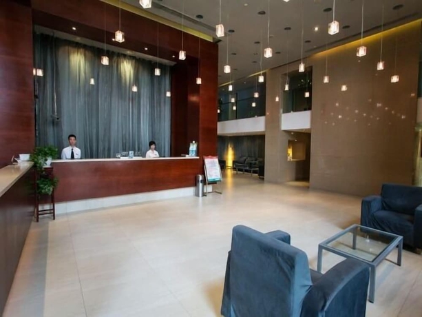 Imagen de los interiores del Hotel Jinjiang Inn Shanghai Lujiazui. Foto 19