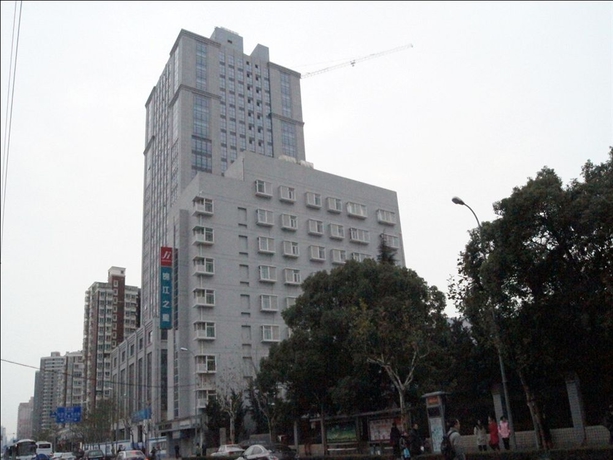 Imagen general del Hotel Jinjiang Inn Shanghai Minsheng Rd. Foto 1