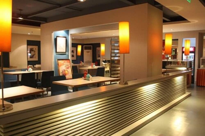 Imagen de los interiores del Hotel Jinjiang Inn Shanghai World Expo. Foto 18