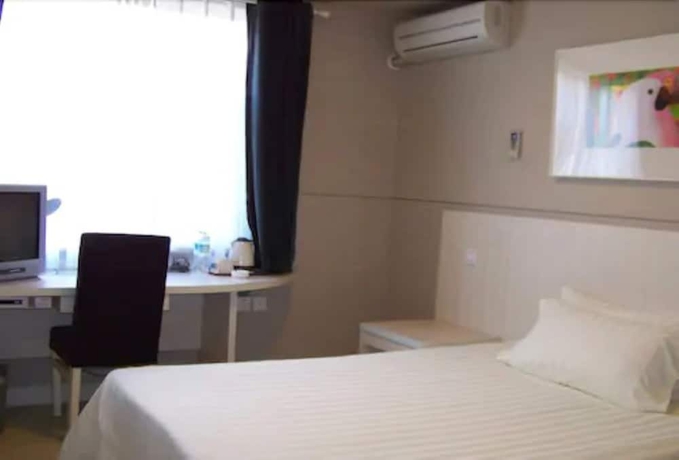 Imagen de la habitación del Hotel Jinjiang Inn Shenzhen Airport. Foto 2
