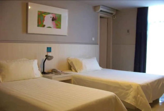 Imagen de la habitación del Hotel Jinjiang Inn Shenzhen Airport. Foto 4