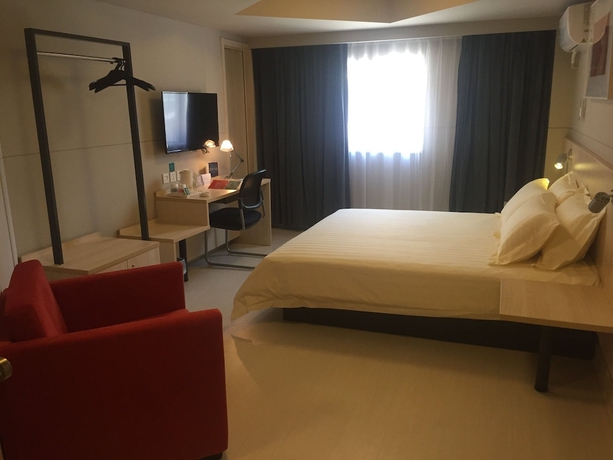 Imagen de la habitación del Hotel Jinjiang Inn Shenzhen Airport. Foto 10