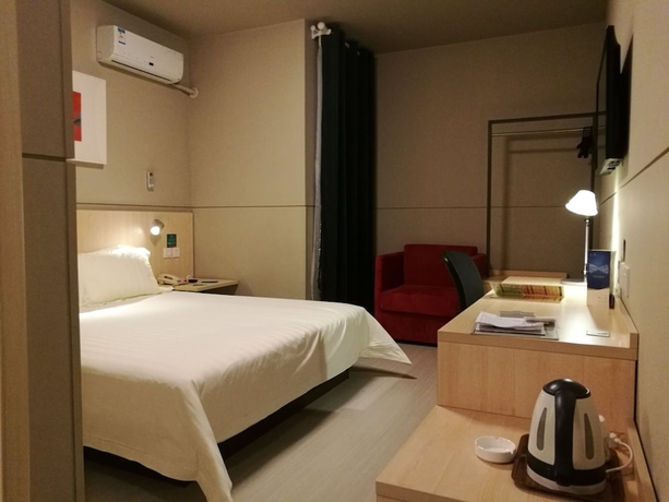 Imagen de la habitación del Hotel Jinjiang Inn Shenzhen Airport. Foto 15