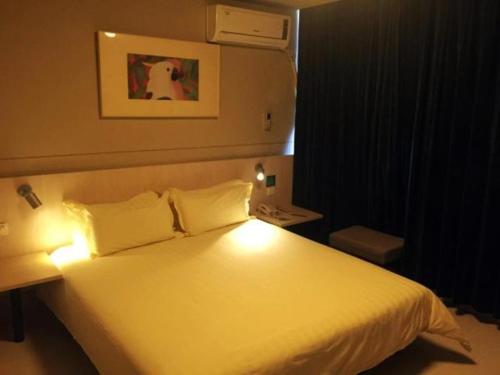 Imagen de la habitación del Hotel Jinjiang Inn Suzhou Weitang North High Speed Train Station. Foto 8