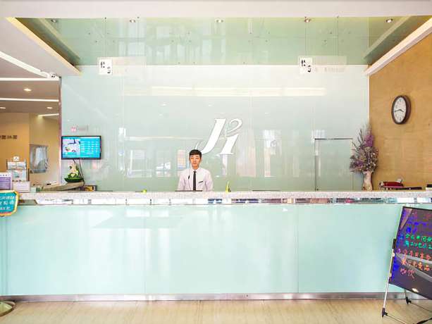 Imagen de los interiores del Hotel Jinjiang Inn Taiyuan Yingze Park. Foto 18
