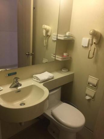 Imagen general del Hotel Jinjiang Inn Tianjin Changjiang Road. Foto 3