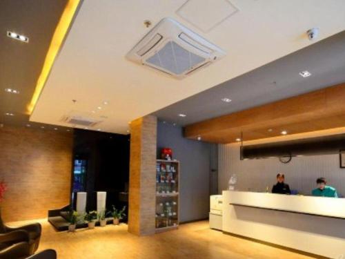 Imagen general del Hotel Jinjiang Inn Wuhan Zhonghua Road HuangheLou Branch. Foto 4