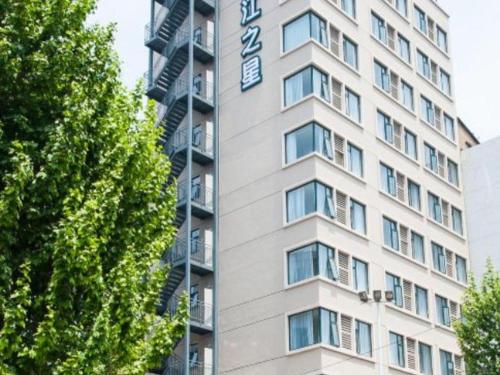 Imagen general del Hotel Jinjiang Inn Wuhan Zhonghua Road HuangheLou Branch. Foto 6