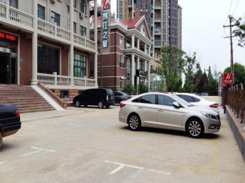 Imagen de los exteriores del Hotel Jinjiang Inn Yantai Binhai Road Haiyun Road. Foto 6