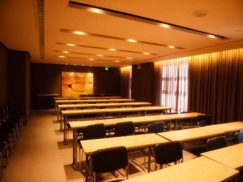 Imagen de la habitación del Hotel Jinjiang Inn Yining Railway Station. Foto 9