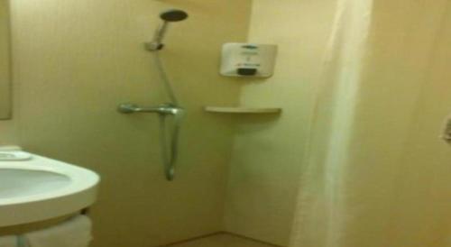 Imagen general del Hotel Jinjiang Inn Zhengzhou Railway Station Erqi Square Metro Station. Foto 16