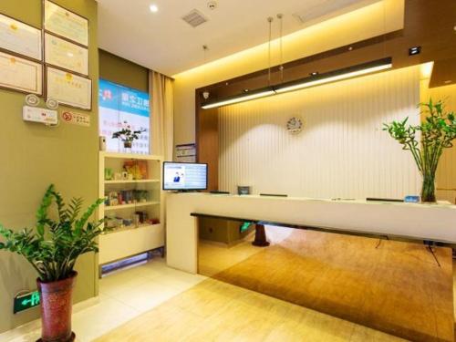 Imagen general del Hotel Jinjiang Inn Zhuzhou Railway Station Pinghe Tang. Foto 2