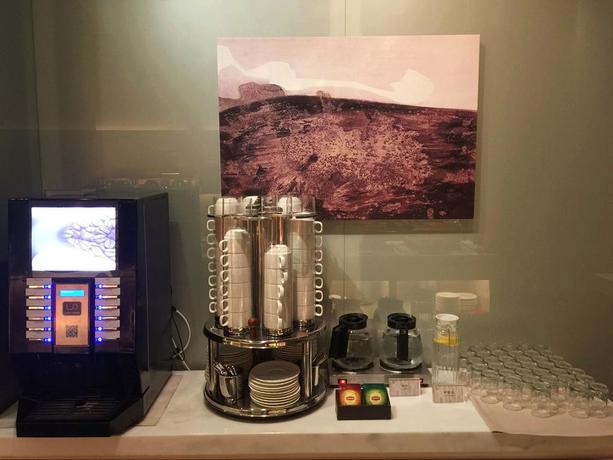 Imagen del bar/restaurante del Hotel Jinjiang Metropolo Hotel Classiq Shanghai Jing'an. Foto 3