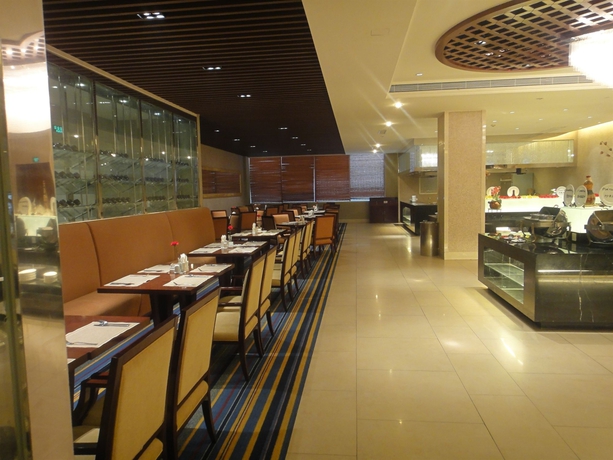 Imagen del bar/restaurante del Hotel Jinjiang West Capital International. Foto 4