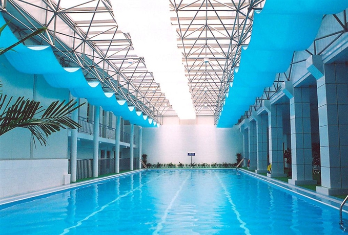 Imagen de la piscina del Hotel Jinjiang West Capital International. Foto 16
