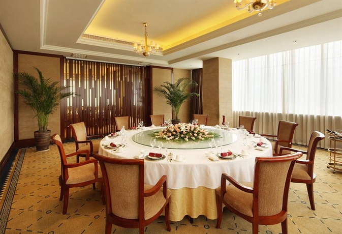 Imagen del bar/restaurante del Hotel Jinjiang West Capital International. Foto 6