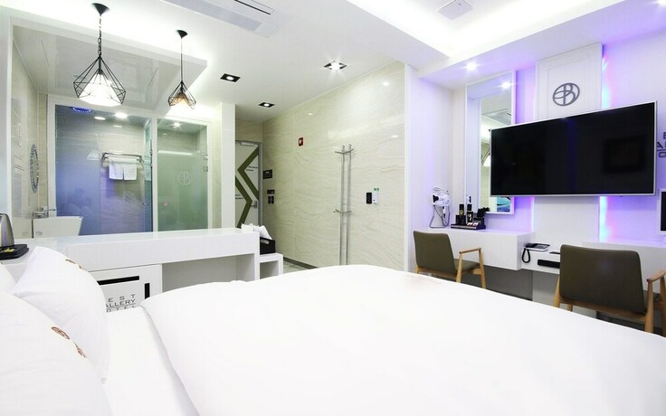 Imagen de la habitación del Hotel Jinju Best Gallery. Foto 17